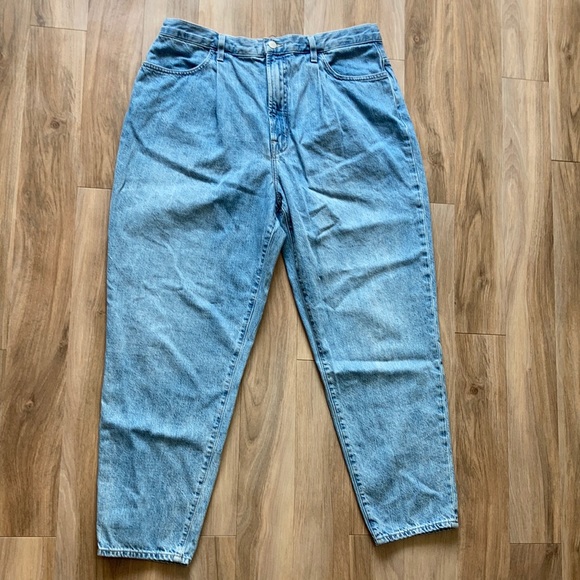 J Brand pleated peg jean size 32 - Picture 3 of 16